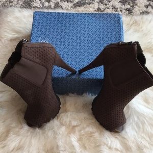 Simply Vera brown ankle boots Size 10